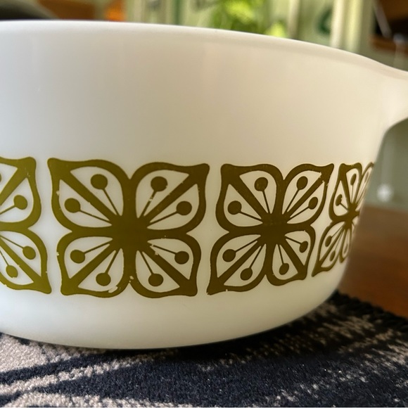 COPY - Vintage Pyrex 475-B green square verde flower 2.5 quart casserole dish - Picture 4 of 13